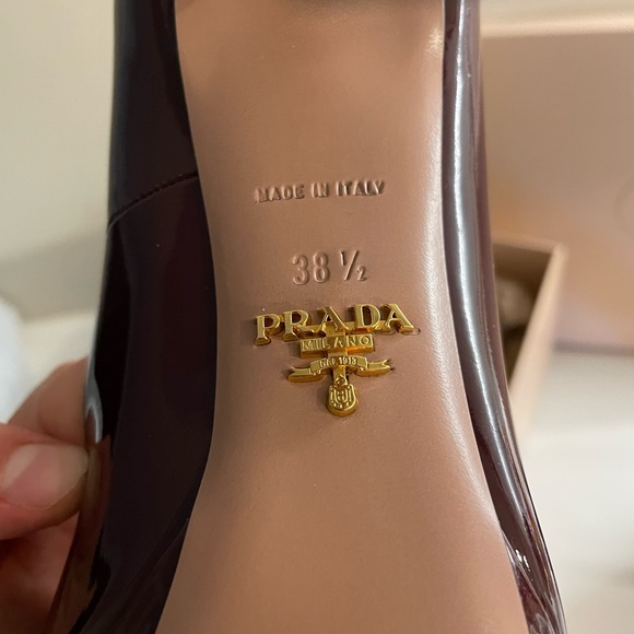 *mint* condition PRADA heels - Picture 4 of 12